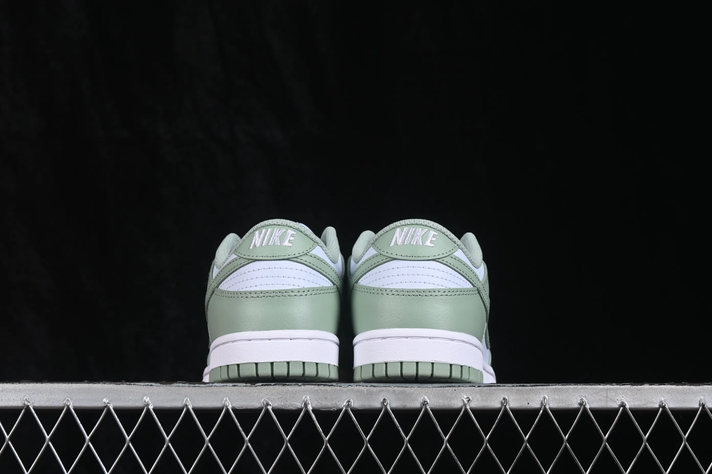 All categories Nk SB Dunk series Nk SB Dunk Low low-top sneakers Nike SB Dunk Low light green low-top casual sneakers IM6572-002